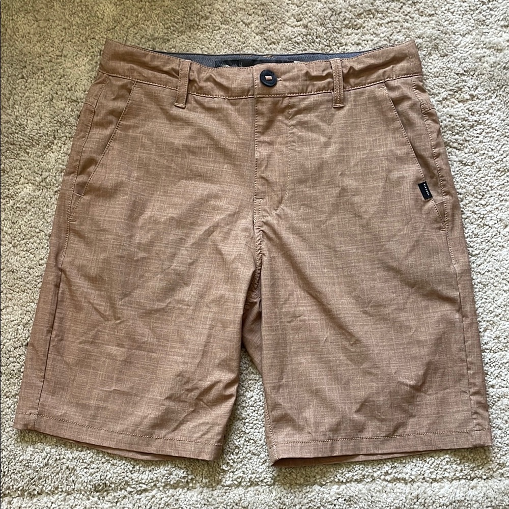 Ripcurl men’s Boardwalks Mirage size 28 tan with drawstring. 8 inch inseam